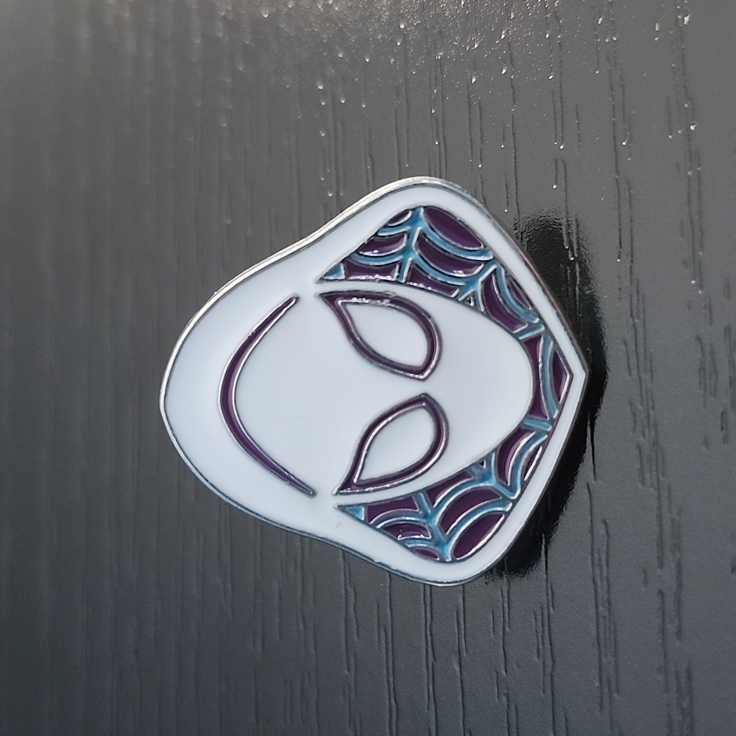 Marvel Spider-Gwen Ghost Spider Enamel Pin 12$